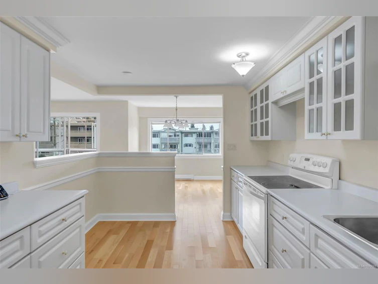 405-420 Linden Avenue, Victoria, BC, V8V 4G3 - 10