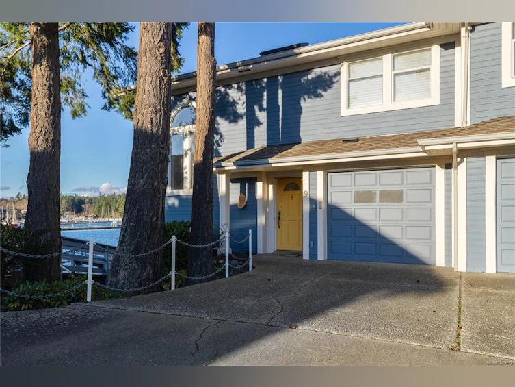 9-111 Fulford Ganges Road, Salt Spring Island, BC, V8K 2T9 - 2