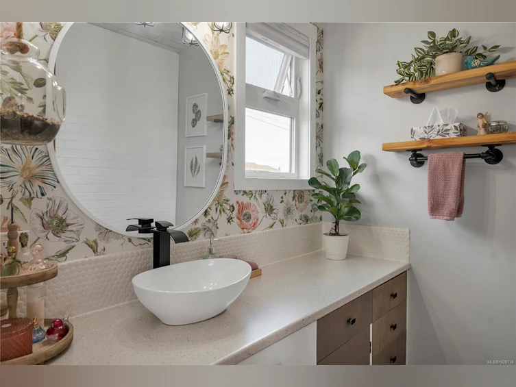 241 S Alder Street, Campbell River, BC, V9W 2M9 - 26
