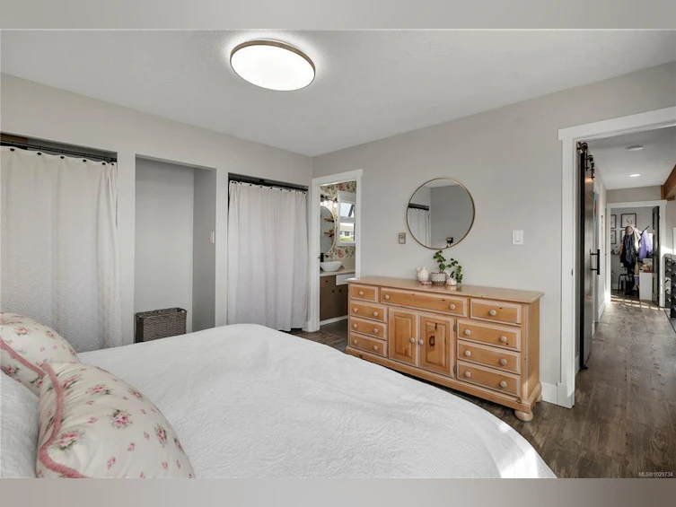 241 S Alder Street, Campbell River, BC, V9W 2M9 - 25