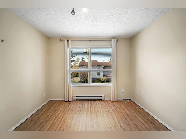 305-9861 Fifth Street, Sidney, BC, V8L 2X5 - 25