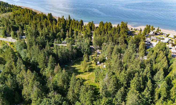 Lot B W Island Highway