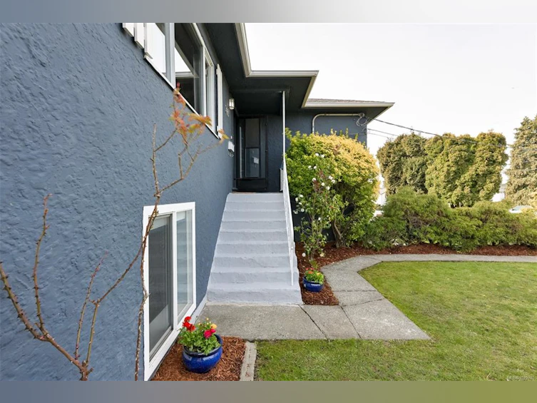 3855 Seaton Street, Saanich, BC, V8Z 3W7 - 39