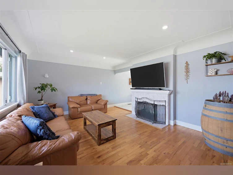 3855 Seaton Street, Saanich, BC, V8Z 3W7 - 4