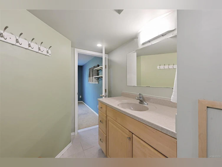 3855 Seaton Street, Saanich, BC, V8Z 3W7 - 55