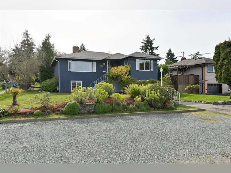 3855 Seaton Street, Saanich, BC, V8Z 3W7