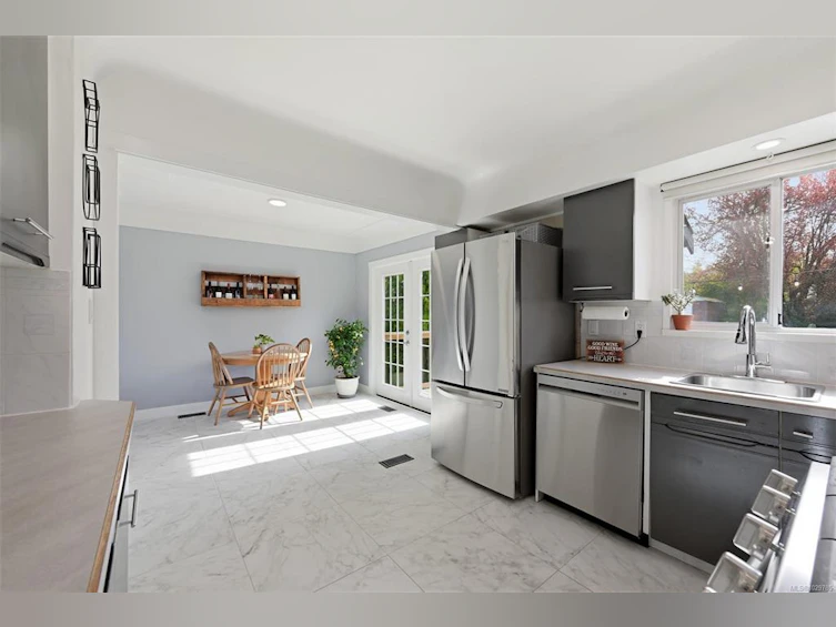 3855 Seaton Street, Saanich, BC, V8Z 3W7 - 17