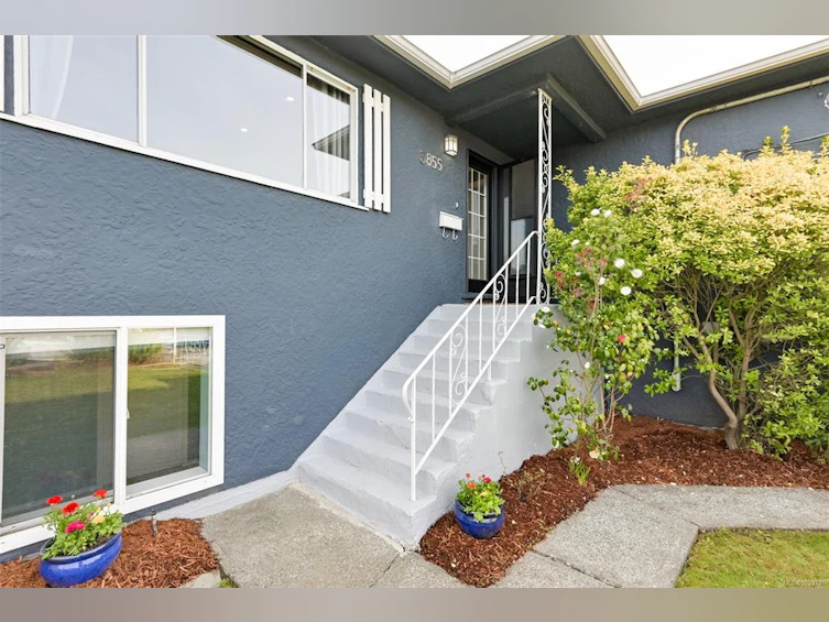 3855 Seaton Street, Saanich, BC, V8Z 3W7 - 8