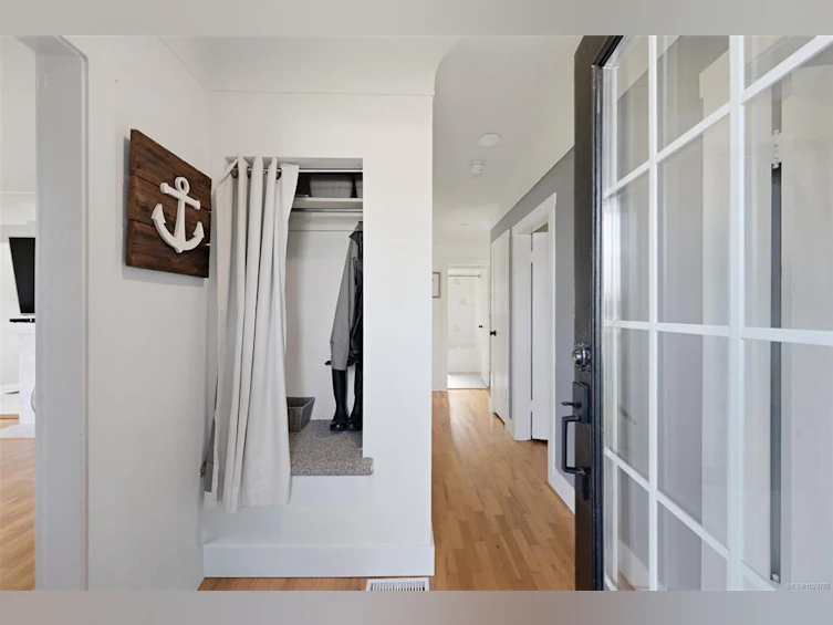 3855 Seaton Street, Saanich, BC, V8Z 3W7 - 9