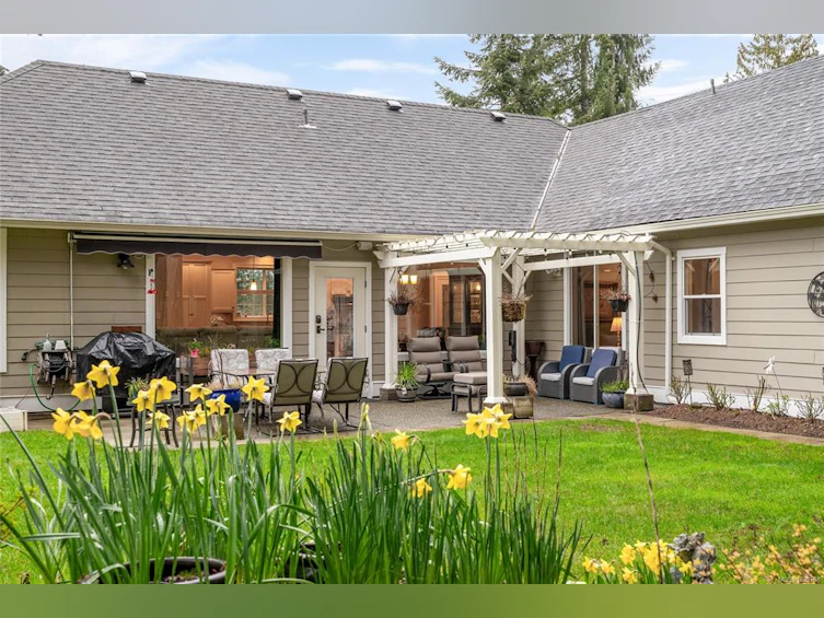 3936 Creekside Drive, Bowser/Deep Bay, BC, V0R 1G0 - 8