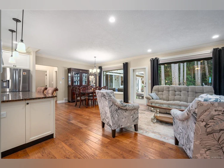 3936 Creekside Drive, Bowser/Deep Bay, BC, V0R 1G0 - 2