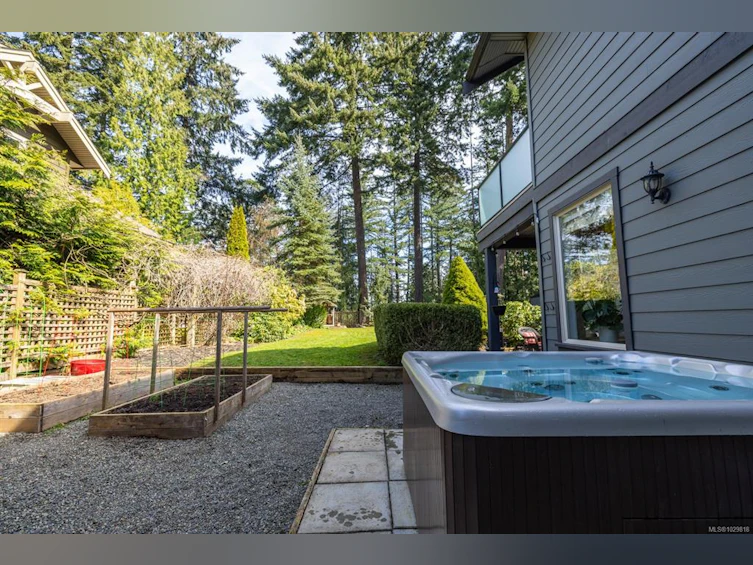 1054 River Road, Highlands, BC, V9B 6K2 - 43
