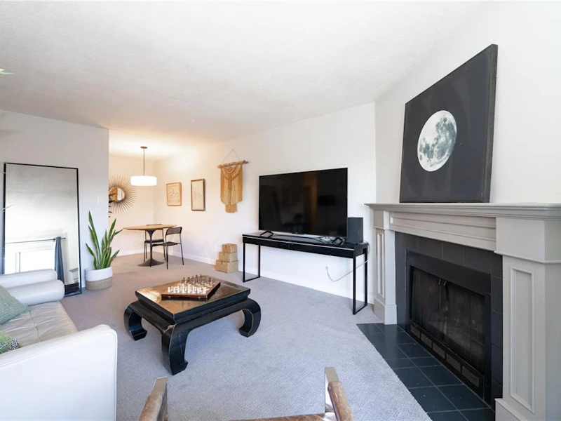 312 - 1655 Begbie Street, Victoria BC V8R 1L4