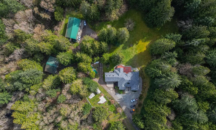 3105 Cameron Taggart Road
