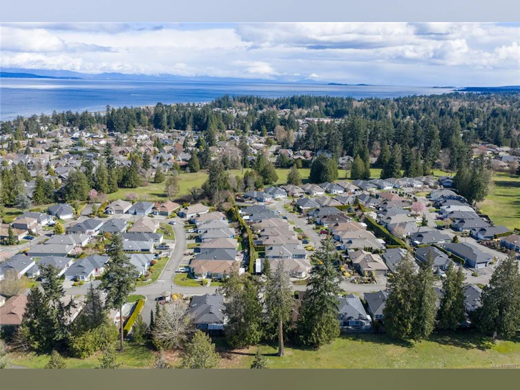 626 Windward Way, Qualicum Beach, BC, V9K 2K4 - 43