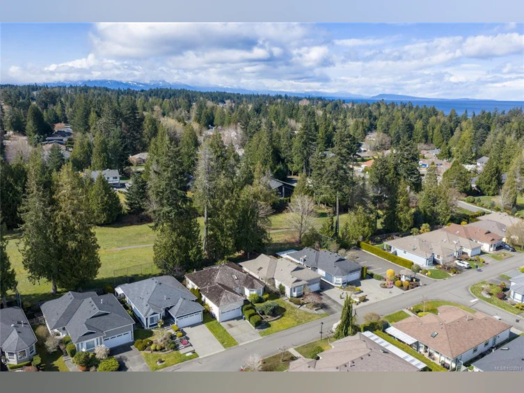 626 Windward Way, Qualicum Beach, BC, V9K 2K4 - 37
