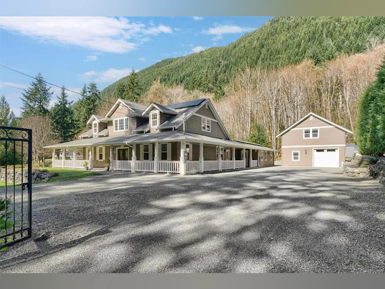 10011 Youbou Road, Youbou, BC, V0R 3E1