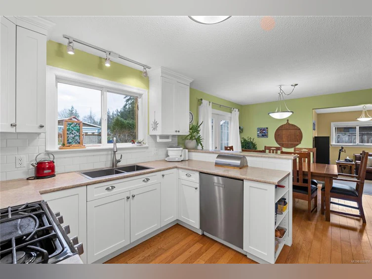 816 Woodland Drive, Parksville, BC, V9P 1Z2 - 7