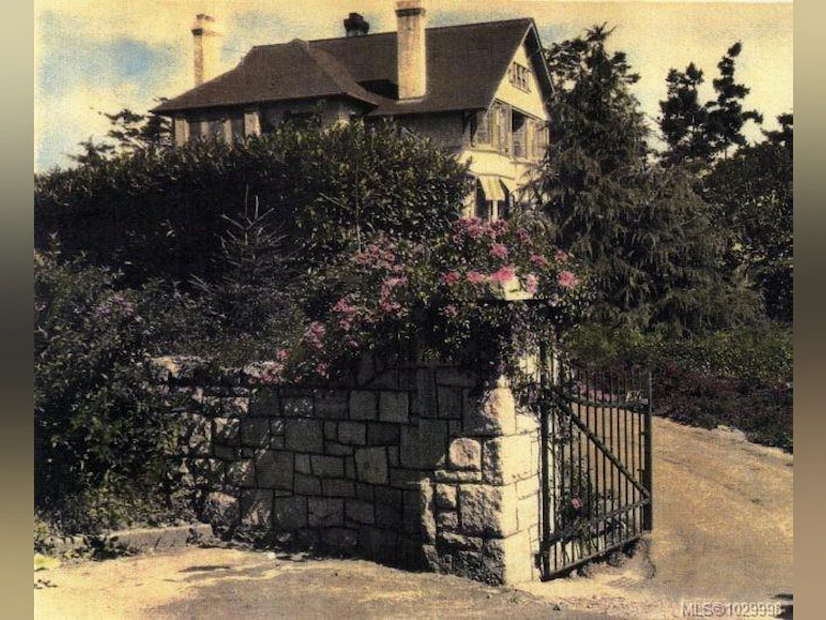 1630 York Place, Oak Bay, BC, V8R 5X2 - 90