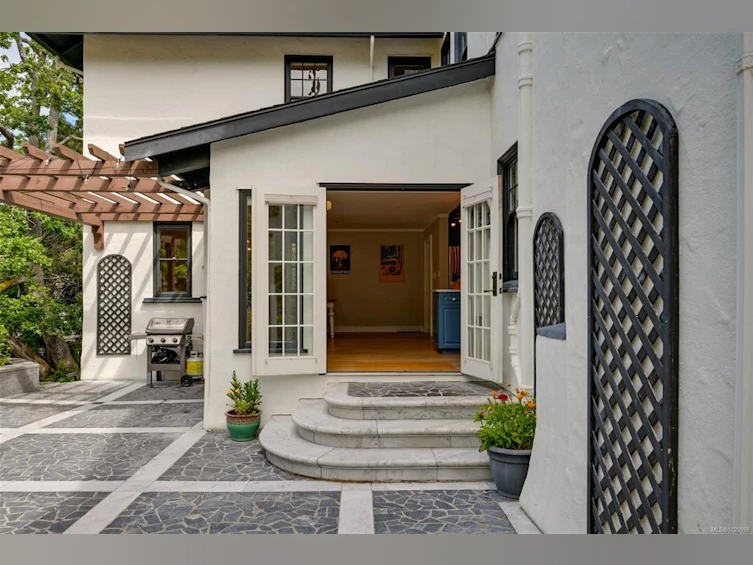 1630 York Place, Oak Bay, BC, V8R 5X2 - 41