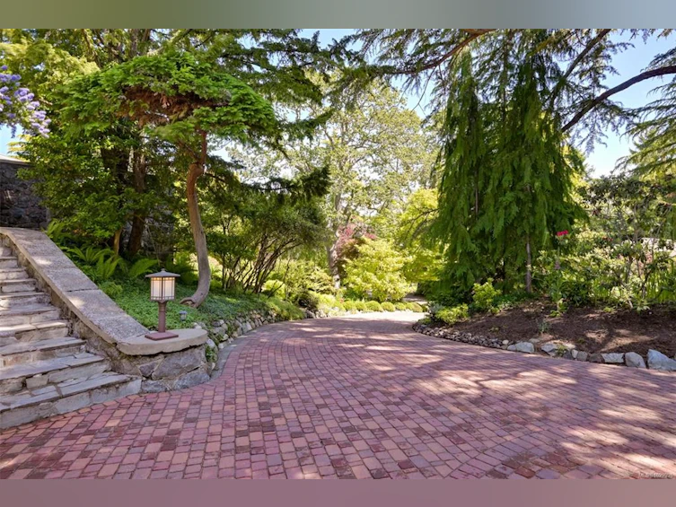 1630 York Place, Oak Bay, BC, V8R 5X2 - 80