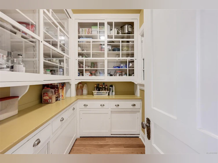 1630 York Place, Oak Bay, BC, V8R 5X2 - 35
