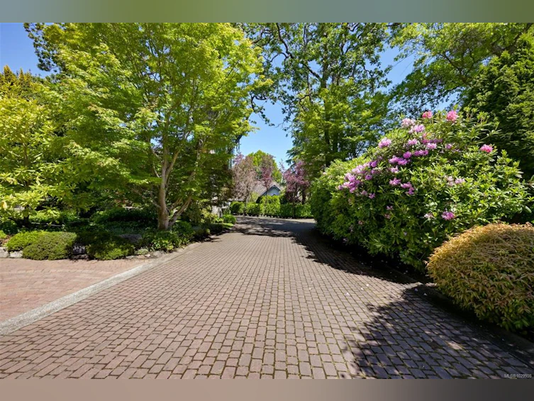 1630 York Place, Oak Bay, BC, V8R 5X2 - 82