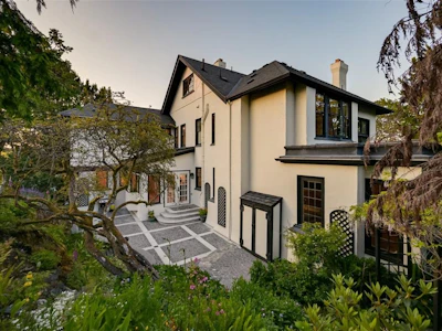 1630 York Place - 5