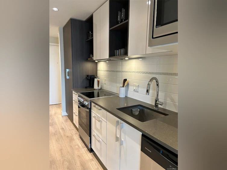 301-613 Herald Street, Victoria, BC, V8X 1S8 - 10