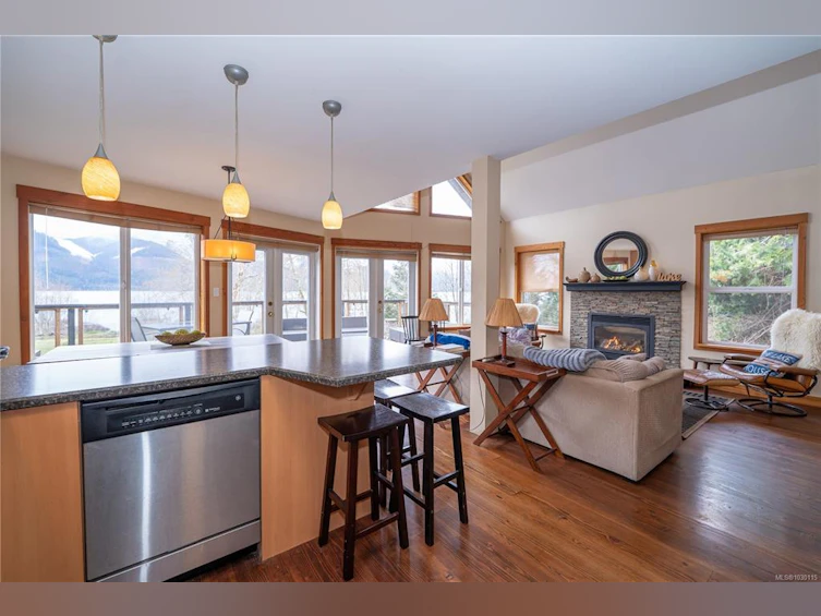 11464 Youbou Road, Youbou, BC, V0R 3E1 - 11