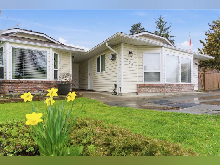 652 Ermineskin Avenue, Parksville, BC, V9P 1G2 - 16