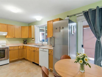 652 Ermineskin Avenue - 5