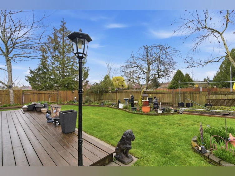 652 Ermineskin Avenue, Parksville, BC, V9P 1G2 - 29