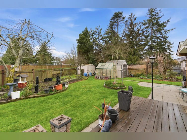 652 Ermineskin Avenue, Parksville, BC, V9P 1G2 - 9