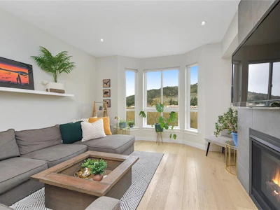 2826 Turnstyle Crescent - 3