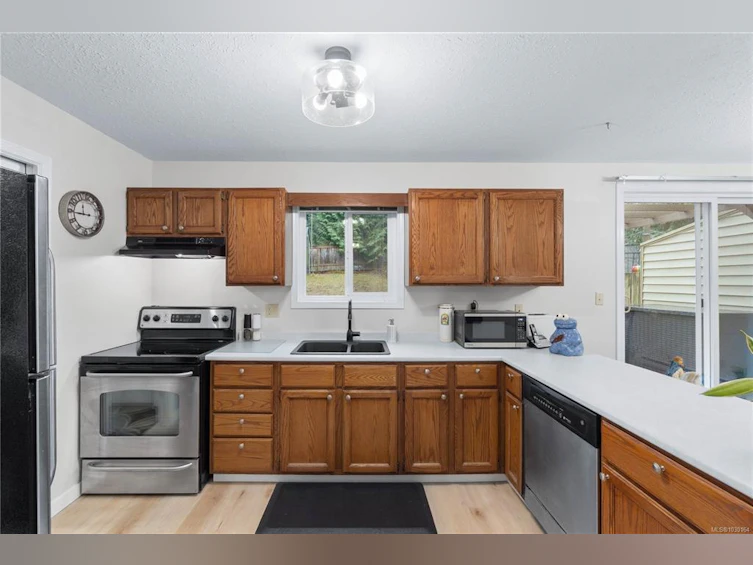 2629 Labieux Road, Nanaimo, BC, V9T 3N3 - 3