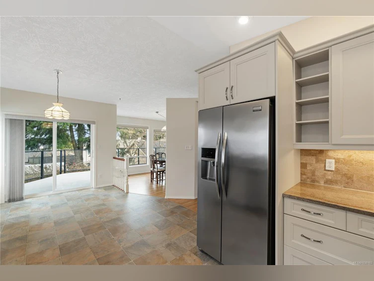 5735 Malibu Terrace, Nanaimo, BC, V9T 5Y8 - 3