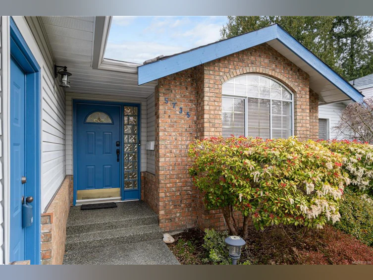5735 Malibu Terrace, Nanaimo, BC, V9T 5Y8 - 2