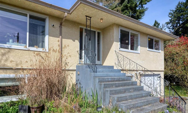 2774 Kingswood Road