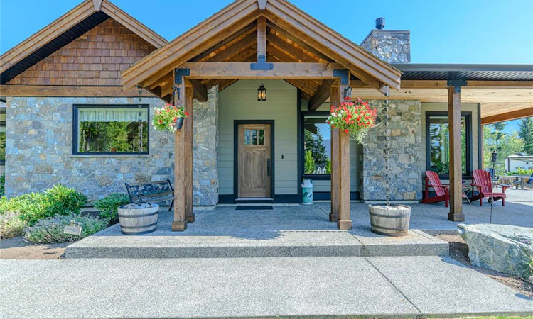 7375 Lakefront Drive