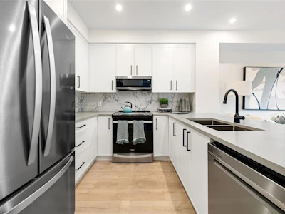 109-1371 Goldstream Avenue - 5