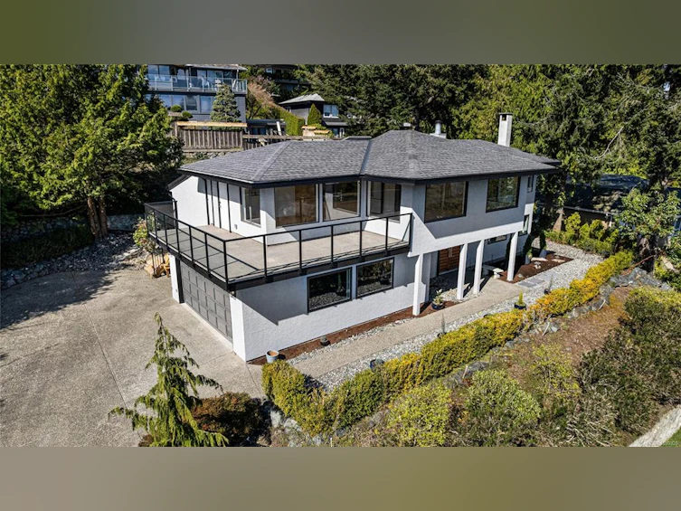 5198 Beckton Road, Saanich, BC, V8Y 2C1