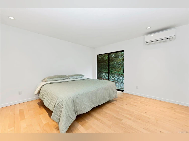 5198 Beckton Road, Saanich, BC, V8Y 2C1 - 21