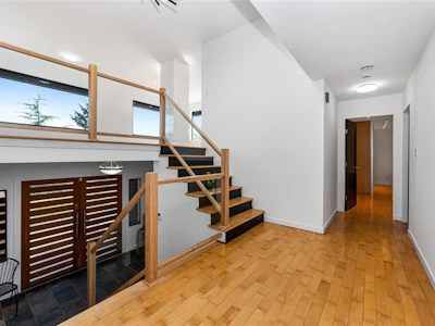 5198 Beckton Road - 5