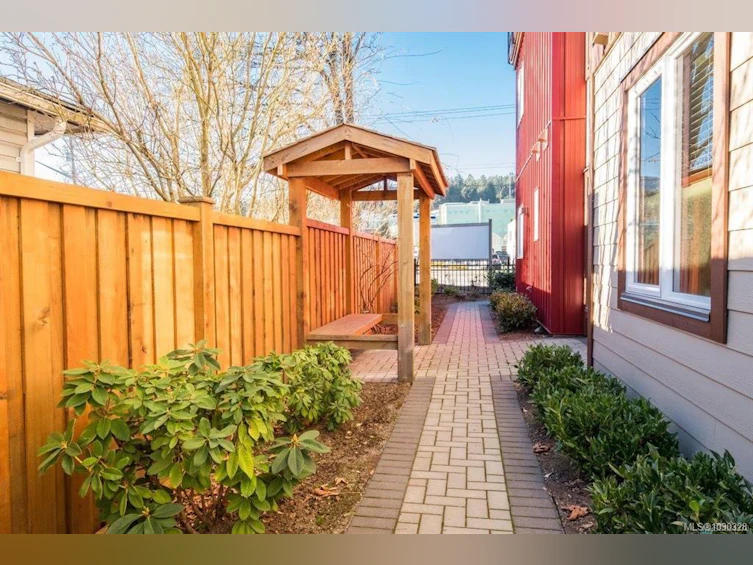 438 Wakesiah Avenue, Nanaimo, BC, V9R 3K8 - 15