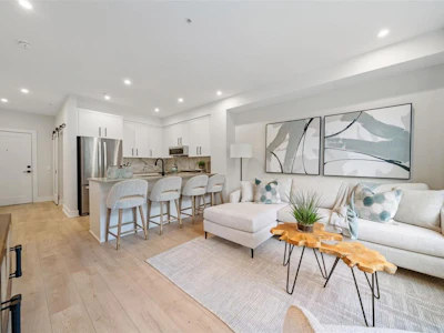 309-1371 Goldstream Avenue - 4
