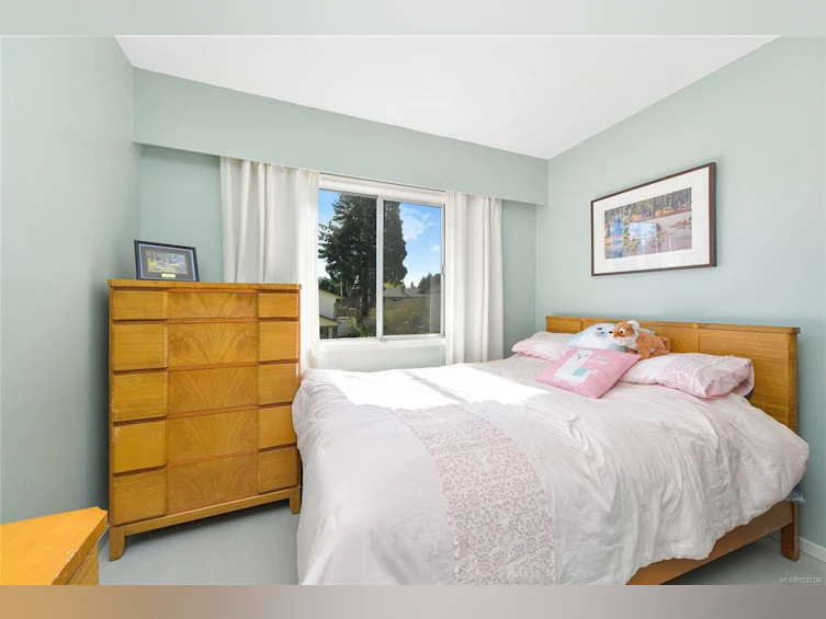 1716 Ashdale Place, Saanich, BC, V8N 1N9 - 11