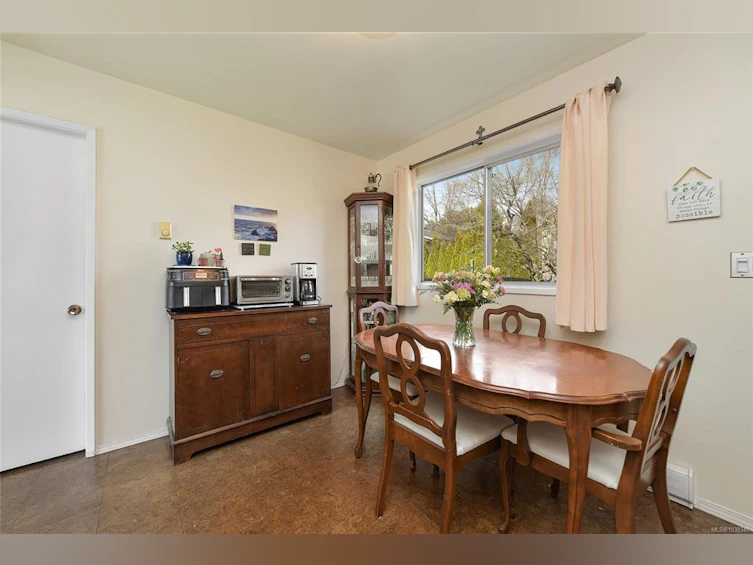 1716 Ashdale Place, Saanich, BC, V8N 1N9 - 7