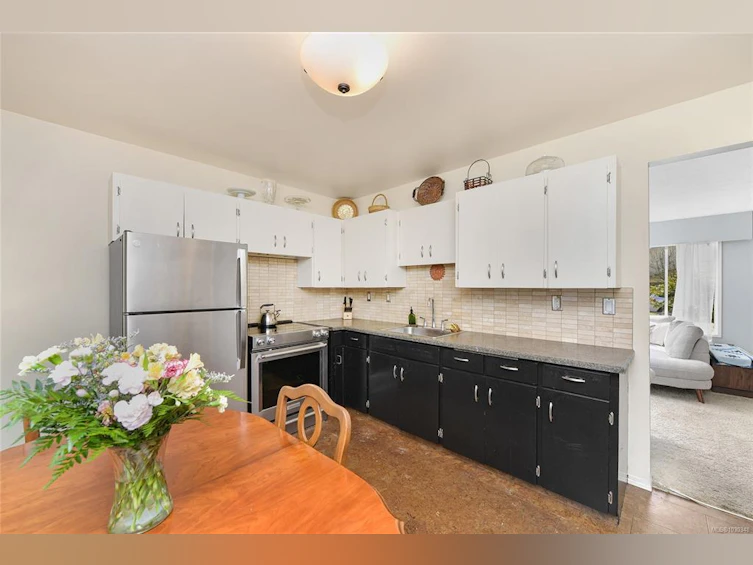 1716 Ashdale Place, Saanich, BC, V8N 1N9 - 8