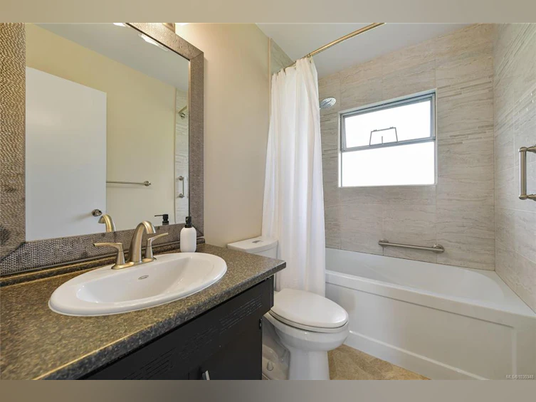 1716 Ashdale Place, Saanich, BC, V8N 1N9 - 12